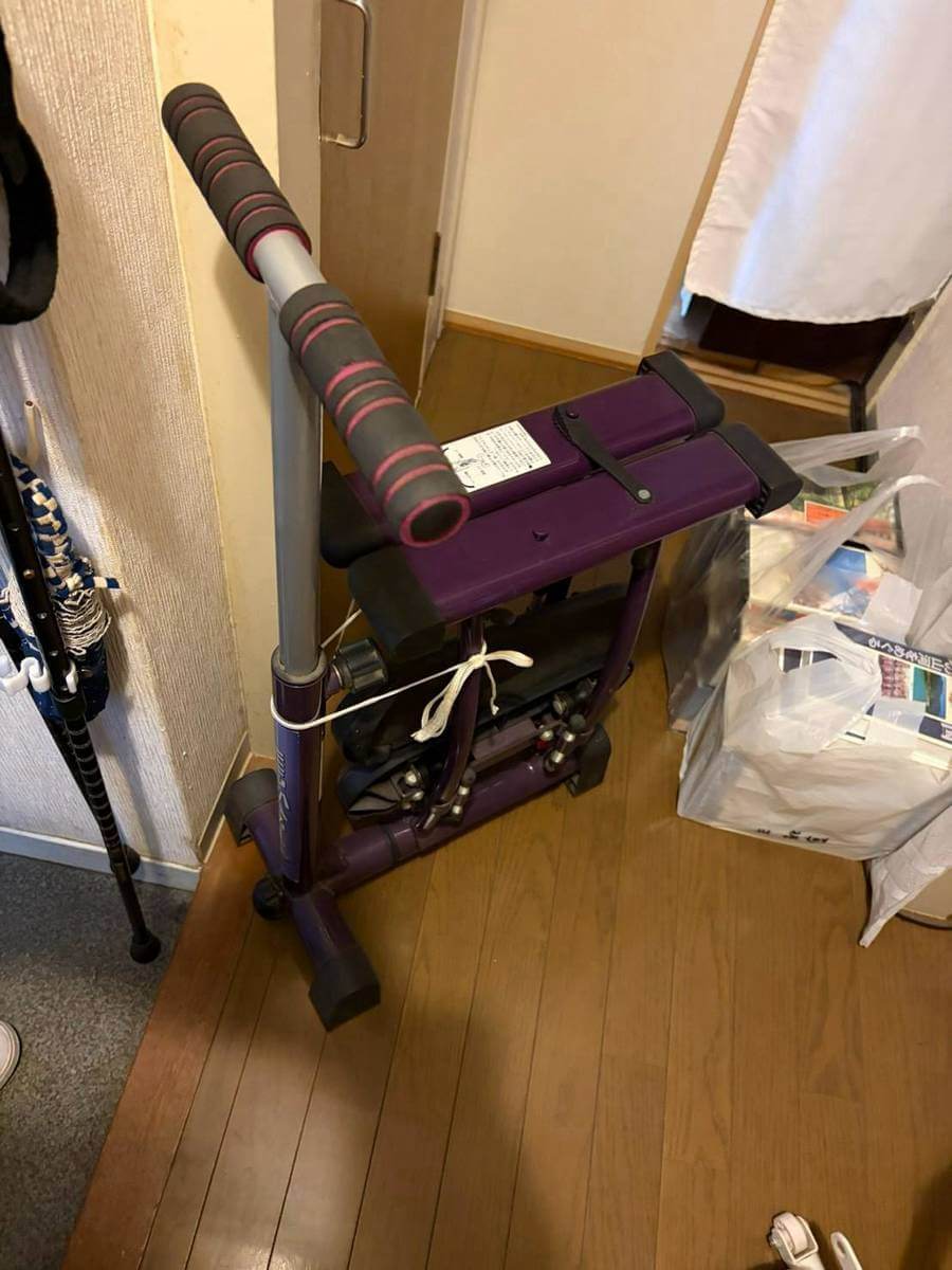 折りたたみ式の家庭用トレーニング器具