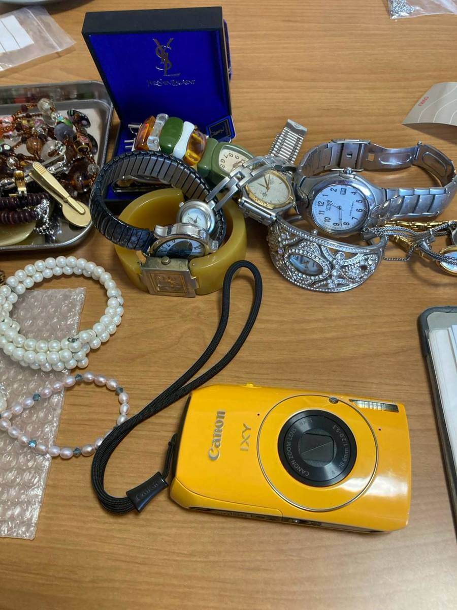 腕時計・アクセサリー・Canon IXYデジタルカメラなど、かいとり隊が査定した品